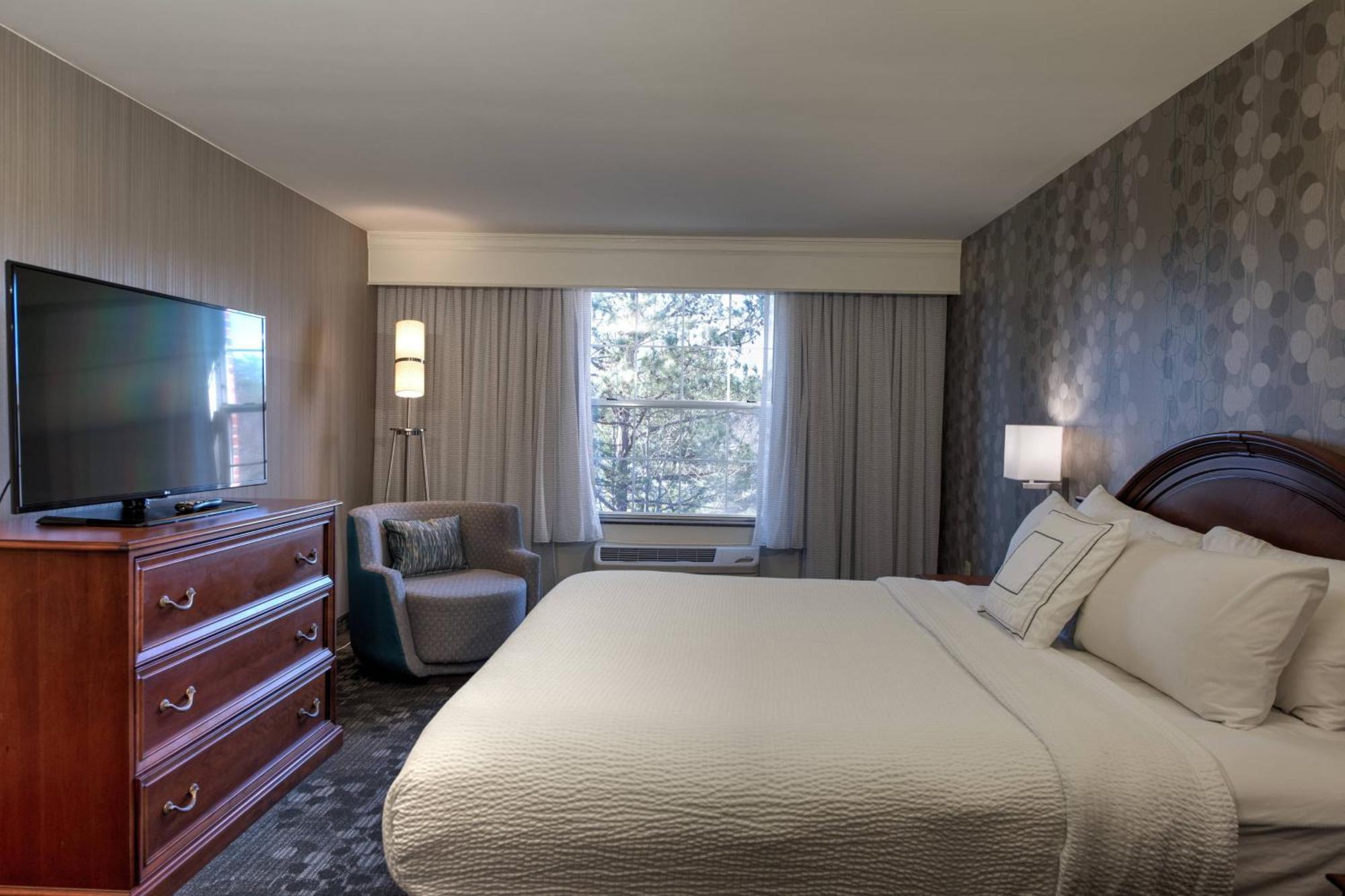 Hotel Courtyard Chapel Hill Esterno foto