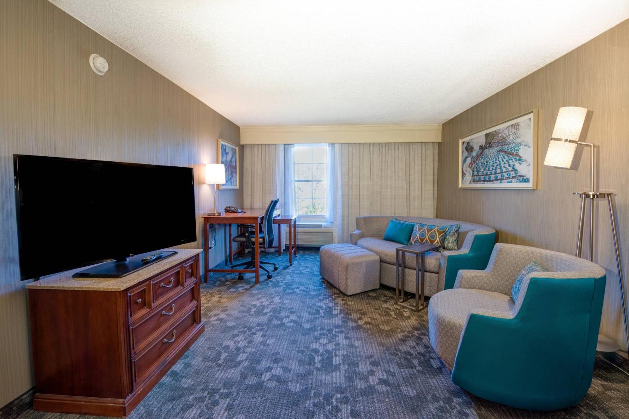 Hotel Courtyard Chapel Hill Esterno foto