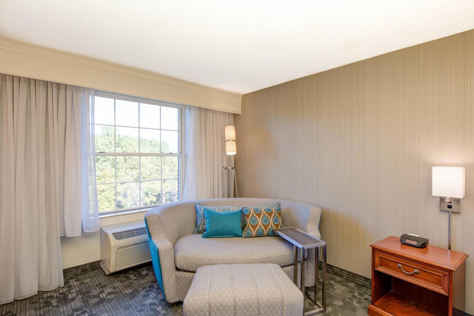 Hotel Courtyard Chapel Hill Esterno foto