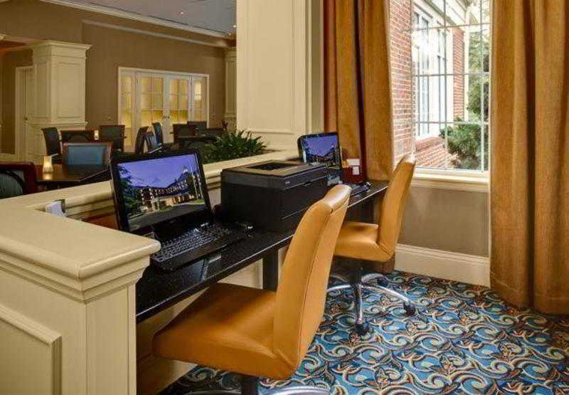 Hotel Courtyard Chapel Hill Esterno foto